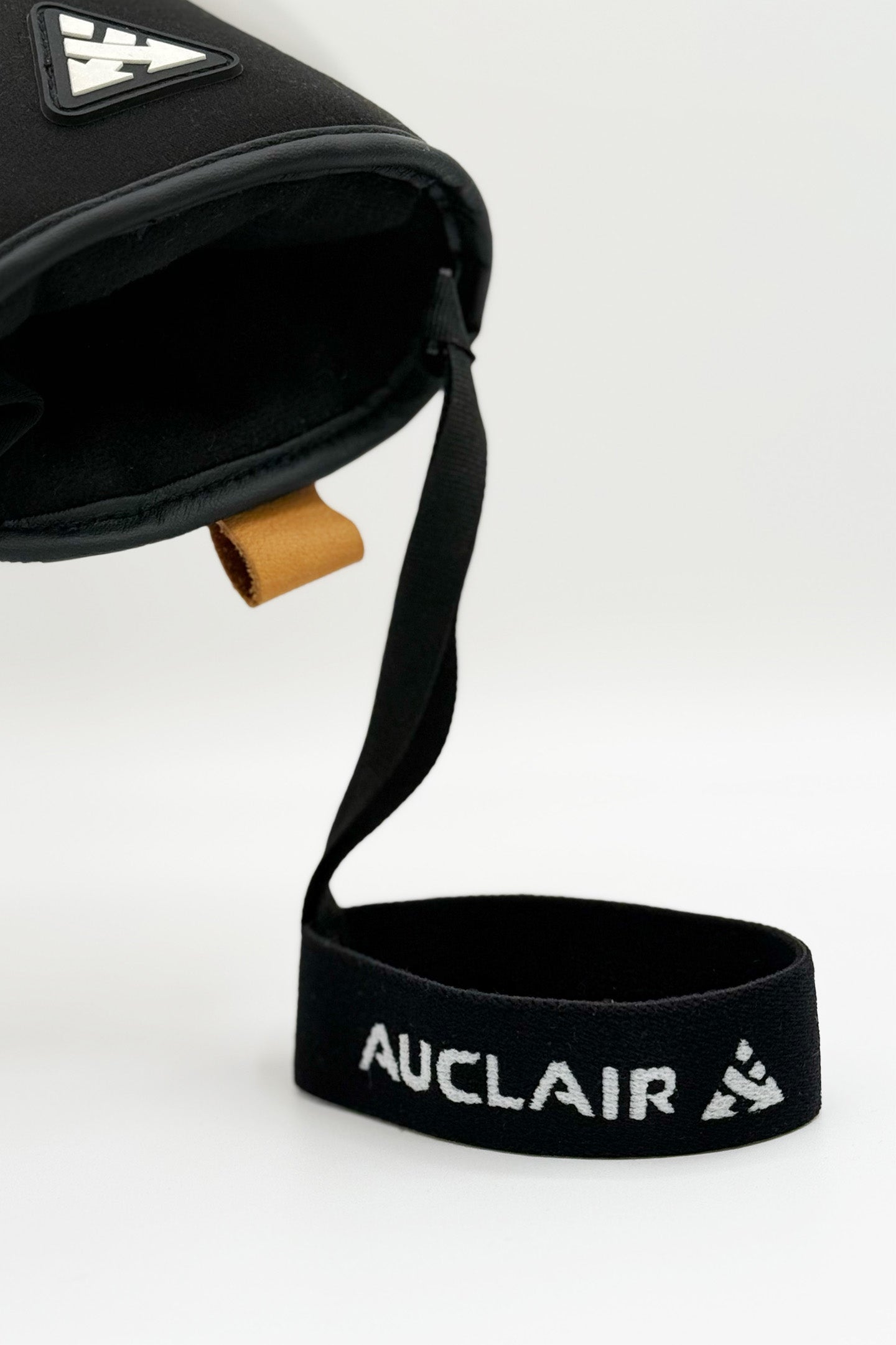 Auclair Wrist Band with Leash